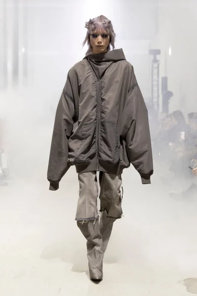 Look 33